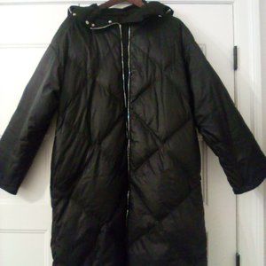 Lafayette warm down reversible winter coat. Quilted side and solid side; Warm